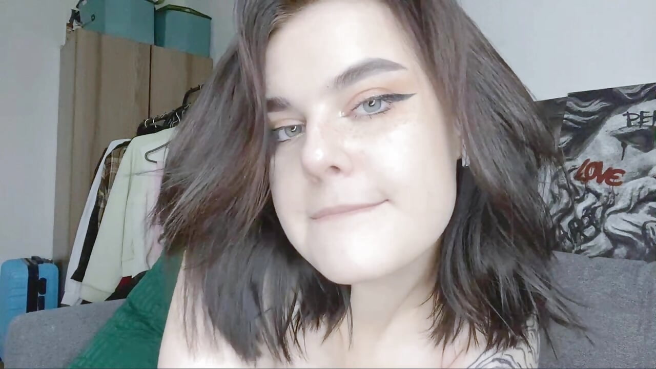 Sexy lick my lips - video by EllieVate cam model