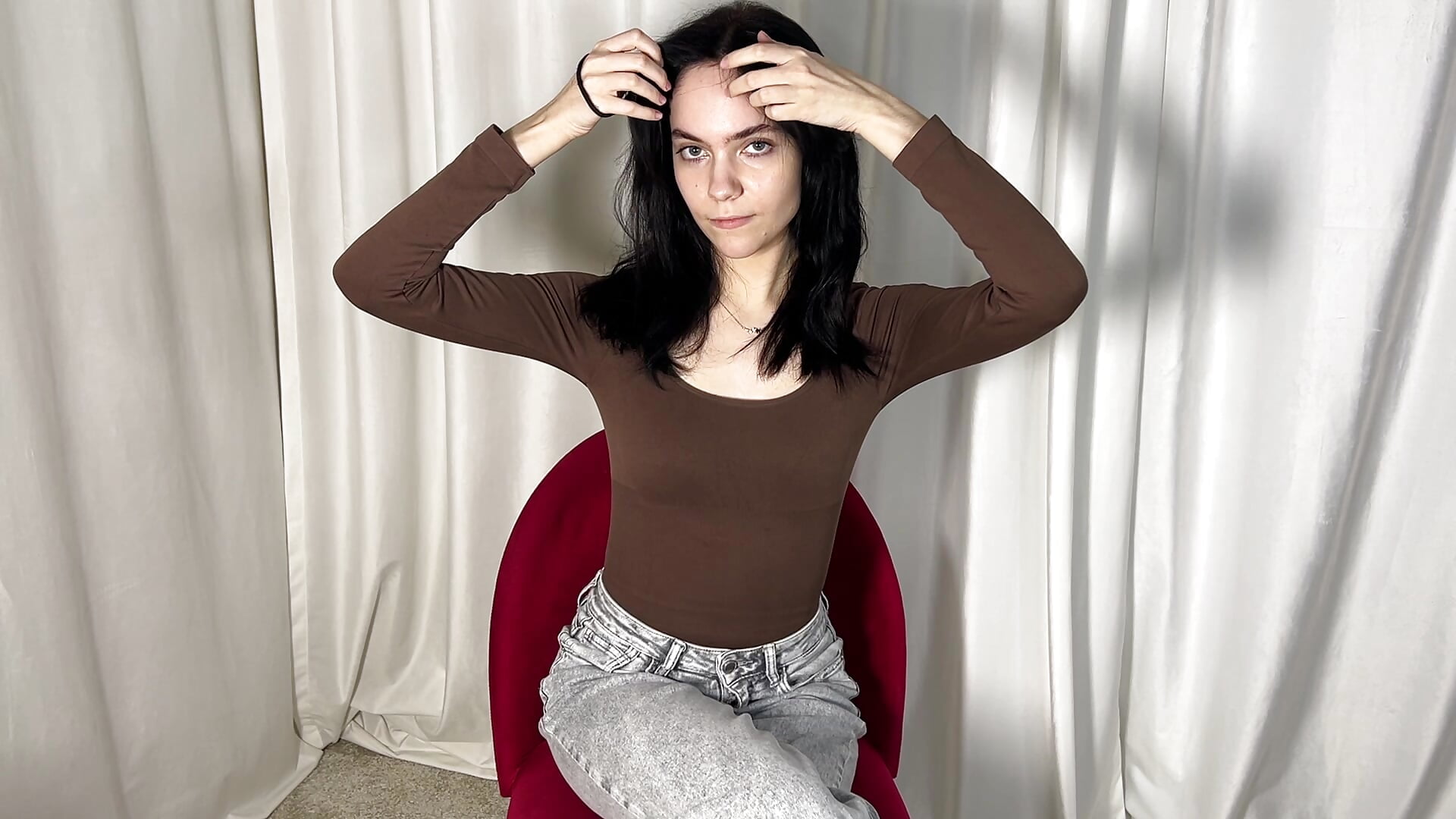 Quiet evening and timid smile - video của người mẫu cam LorrieWilcinski