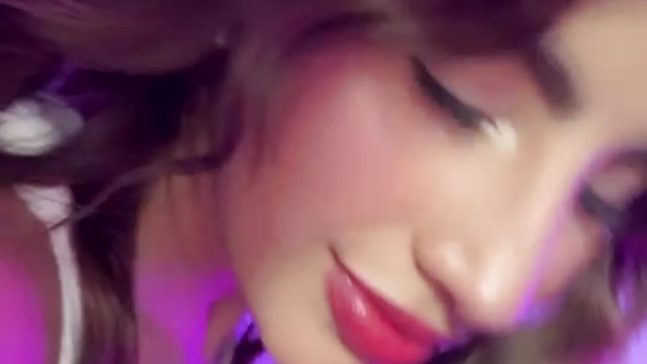 Hey 😳 - video by IsabelaStefano cam model