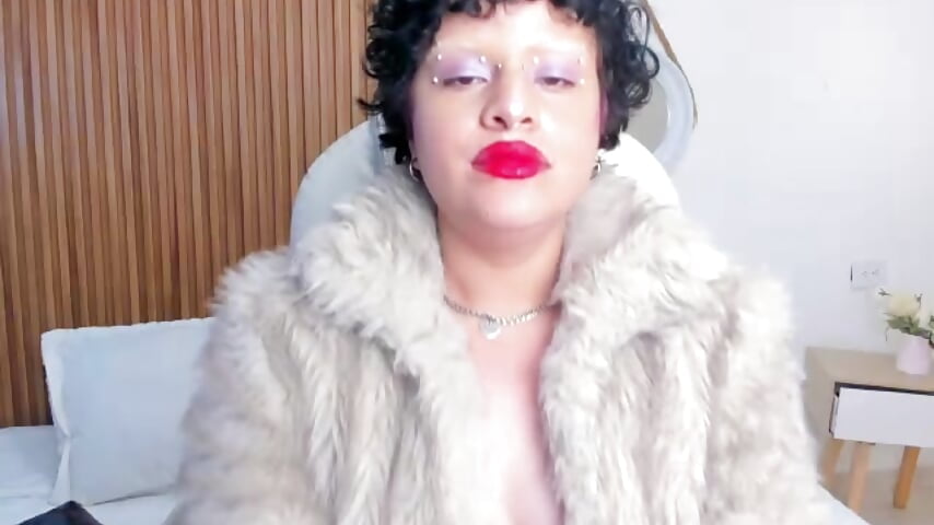 Smoke - clip cu Alaska_deluxe model videochat