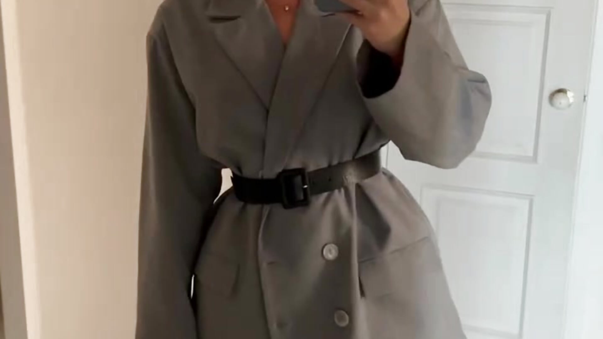 my outfit! - video by LuciaShadwell cam model