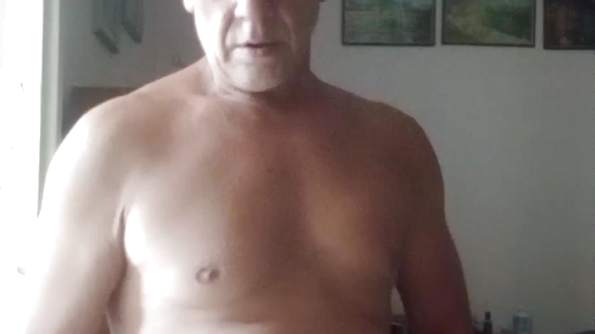 New video: masturbation with a full view of the body and face. - vídeo de la modelo de cam ElegantSensual