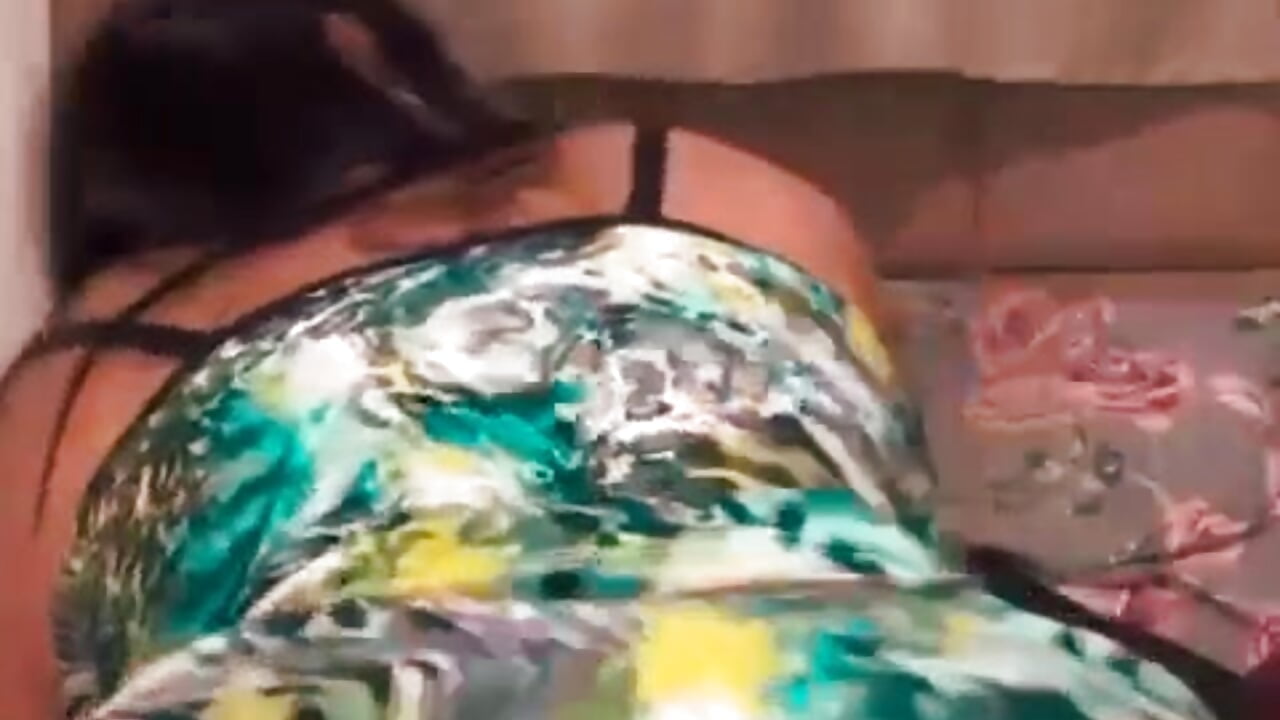 Bate bumbum - video by Anyynha cam model