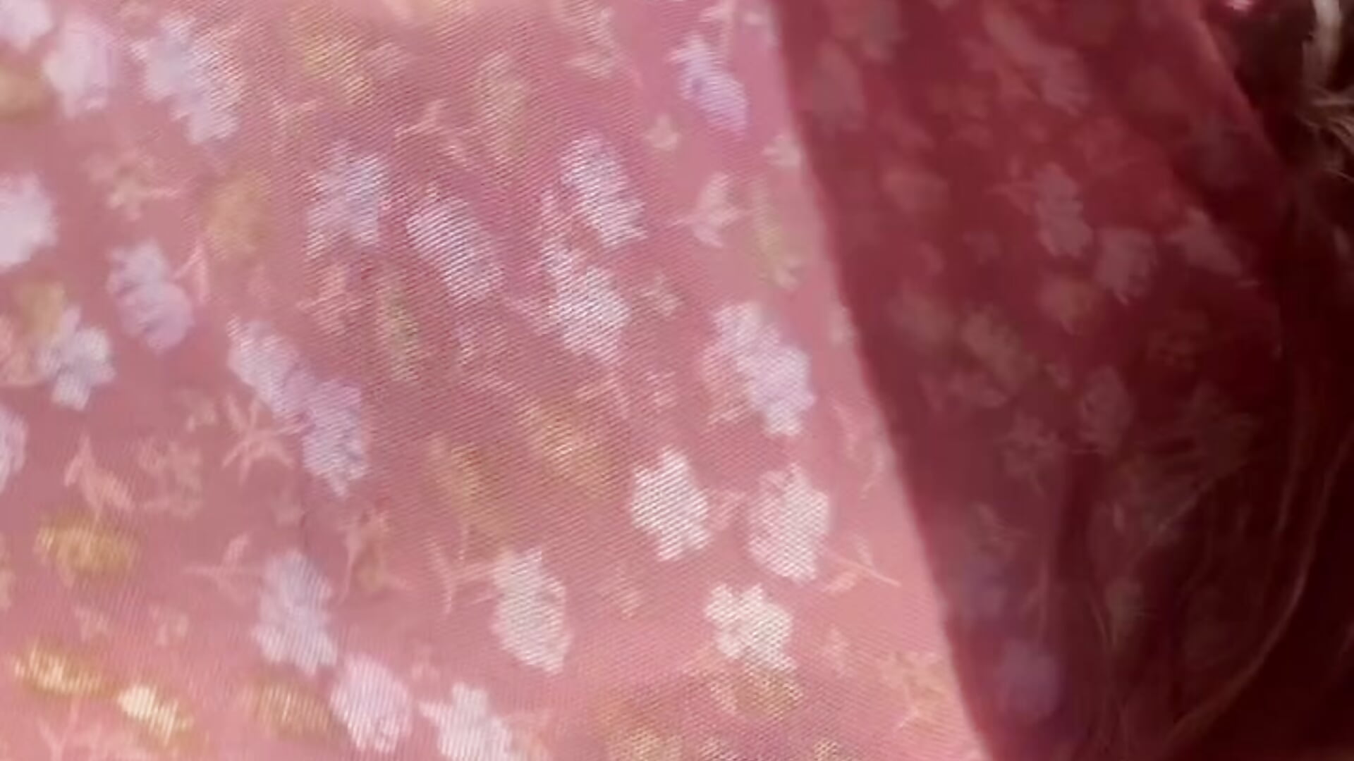 Flower Power - video by BesosAndPassion cam model