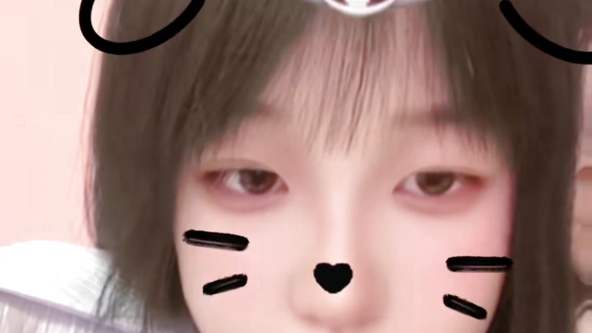 哈喽 - video by YiYi-12138 cam model