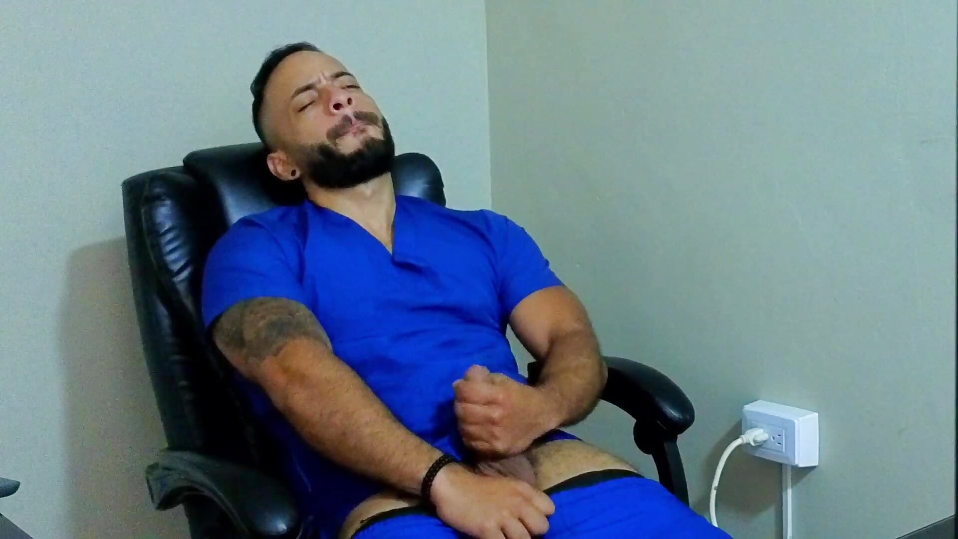 Doctor tease 🔥 - video av Mike_savage3 cam model