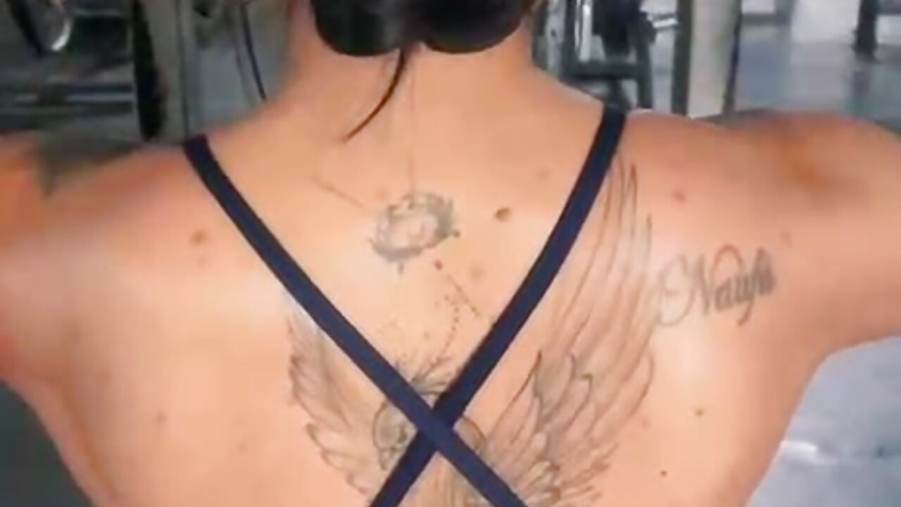 “Just a Latina warming up… looking a little too good 😏🔥” - video by Violeta_DAmore cam model