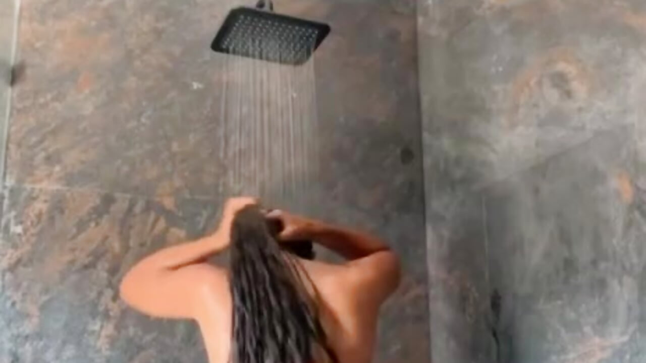 Shower together? - video by DaimondJohnson cam model