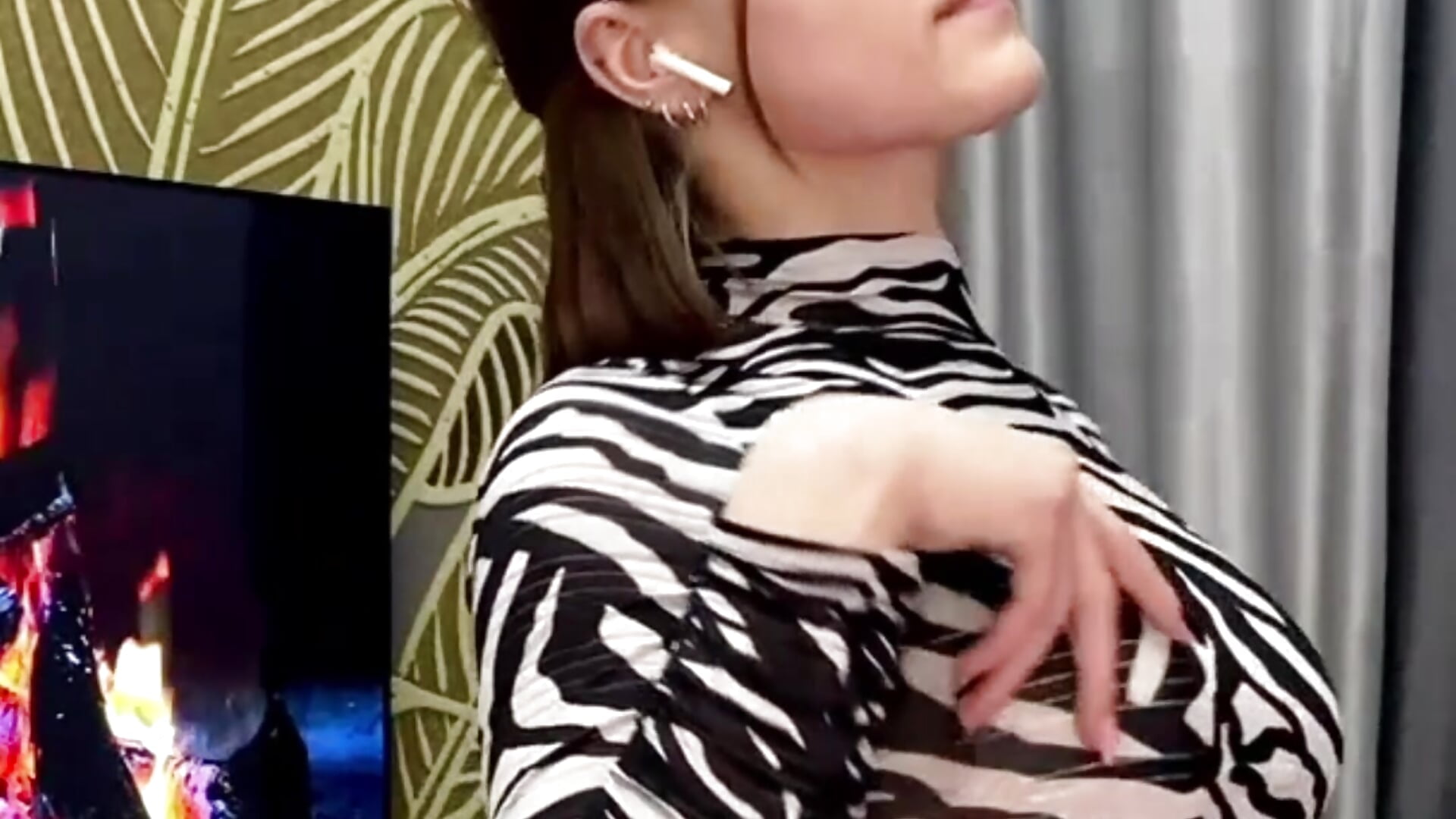 Mating dance? 😂 – video od webkamerové modelky mally_luxxx