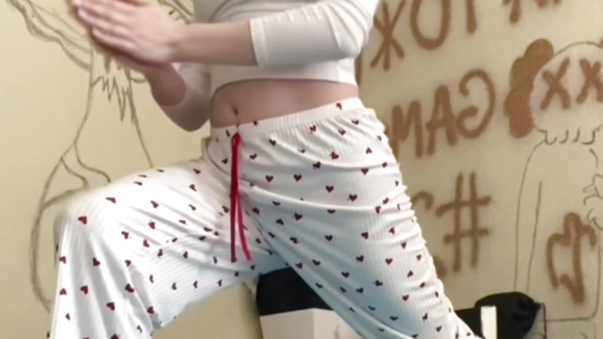 Red Wine & Red Lips - video by mally_luxxx cam model