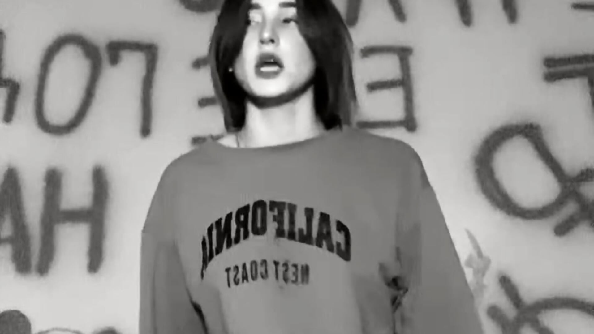 Rainy Day in Paris - video by mally_luxxx cam model