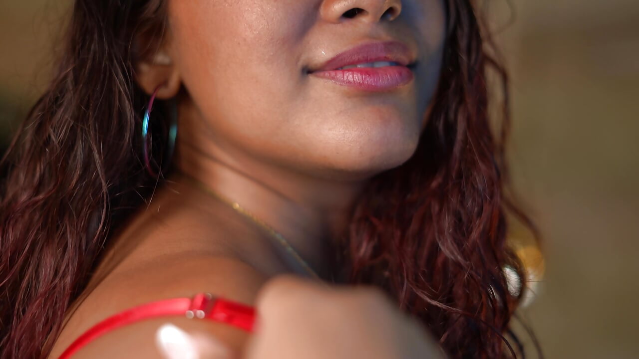 My body speaks for me - video by _Sahoryy cam model