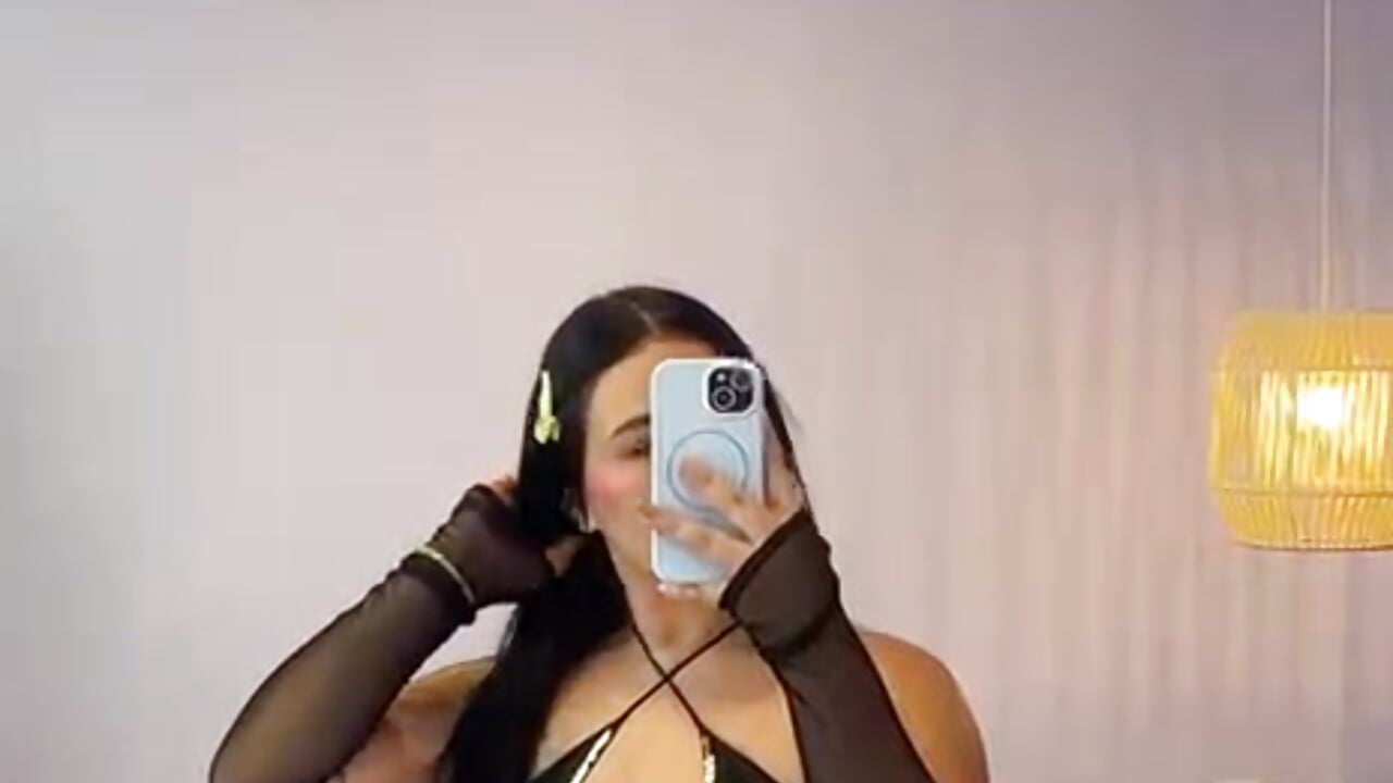 🥵 - video by monserrat_cutte cam model