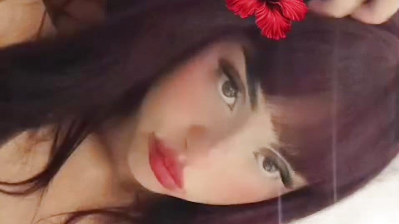 for you my love – video od webkamerové modelky Queen_Rousee