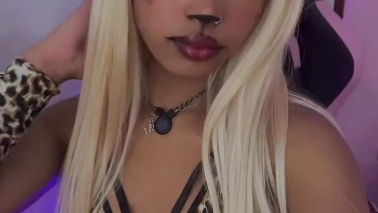 WhatsApp Video 2025-11-20 at 2,40,40 PM (1) - video by Naom_star87 cam model