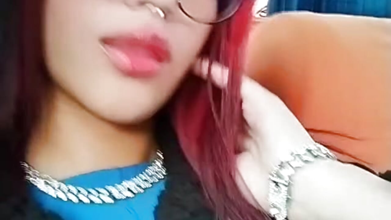 Do you like my glasses? - video by Taylor__Watson cam model