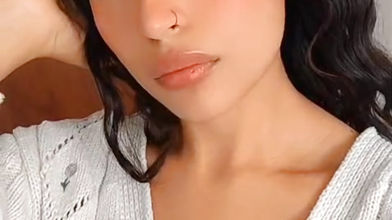 I am Pretty - video by Nicole_Fire cam model