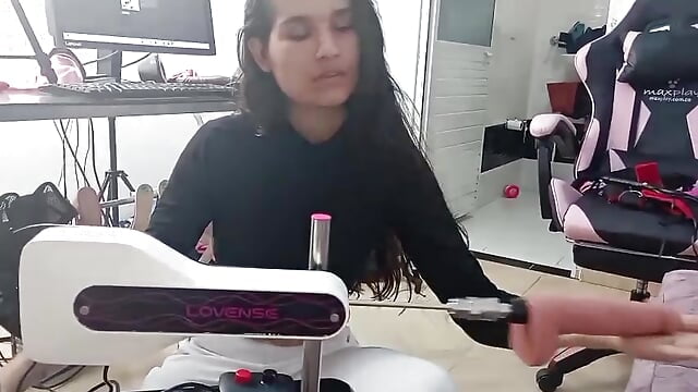 WhatsApp Video 2025-12-09 at 18,52,28 - video by Mia_King_ cam model