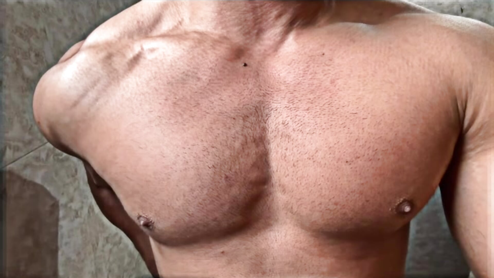 Chest flex - βίντεο μοντέλου KABIRSWORLD