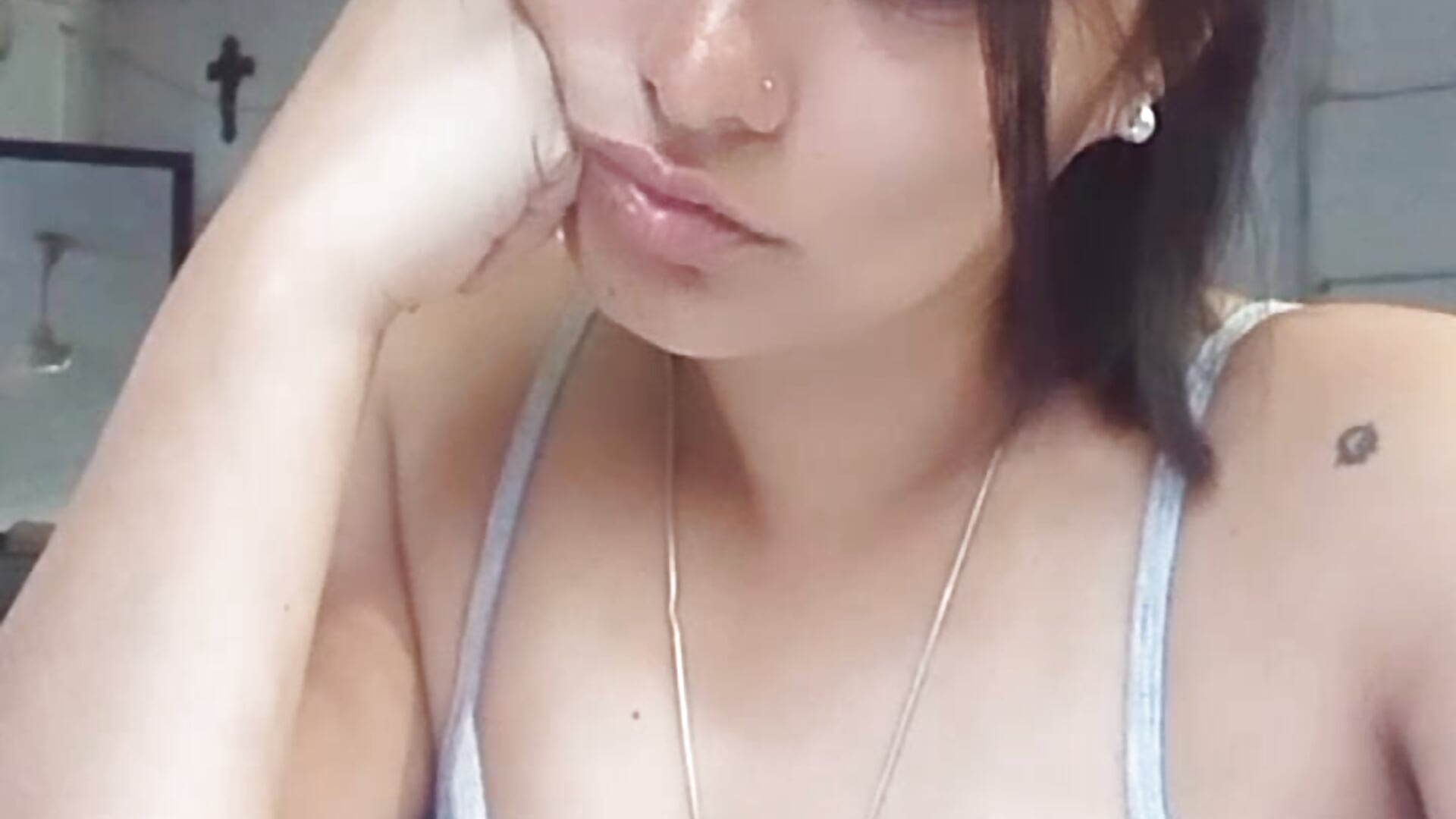 1000034856 - відео від вебкаммоделі YouladyVidal