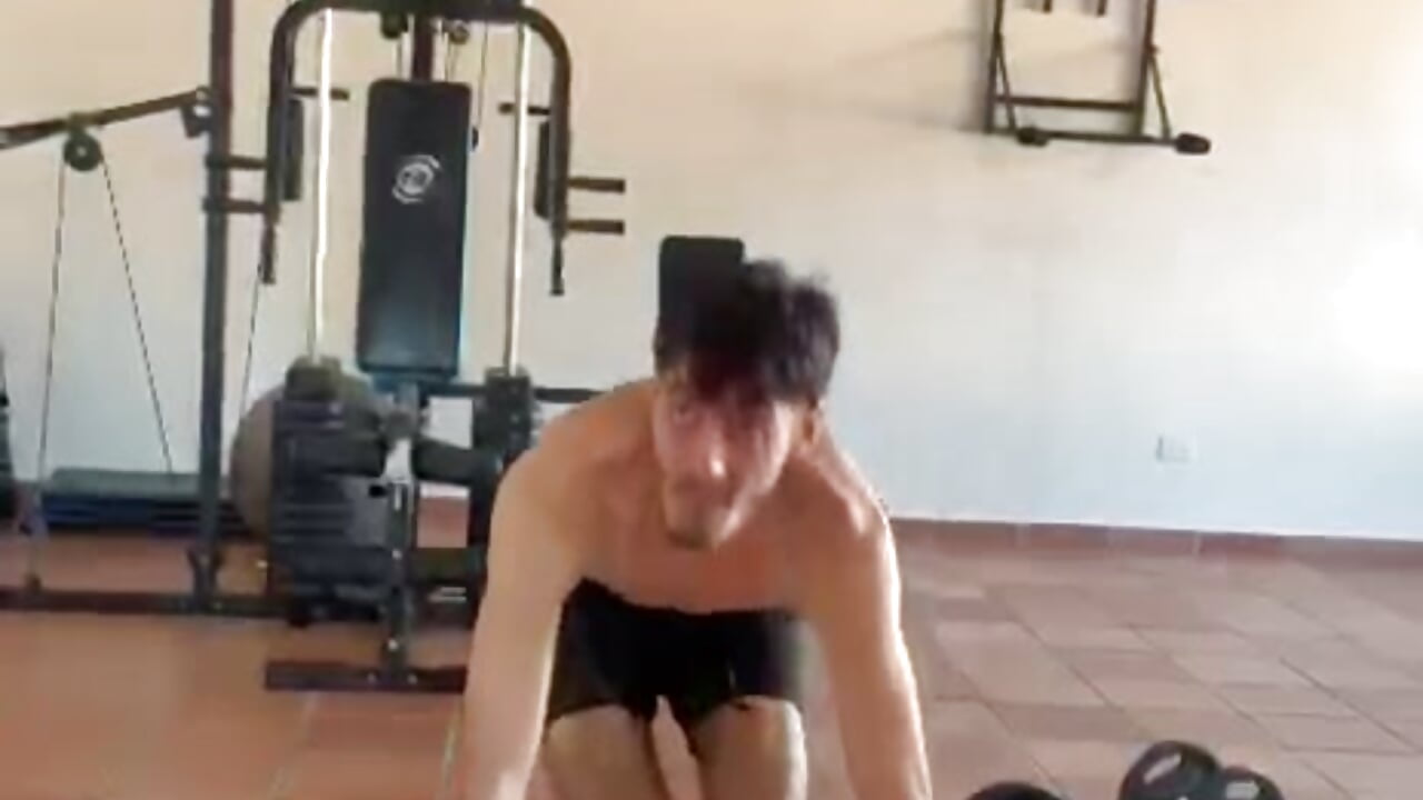 👊🏻🦵🏻 - vidéo du modèle de showcams Emir_Ozan_