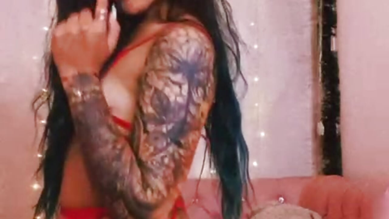 I'm open to your fantasies... literally - video by LunaAponte cam model