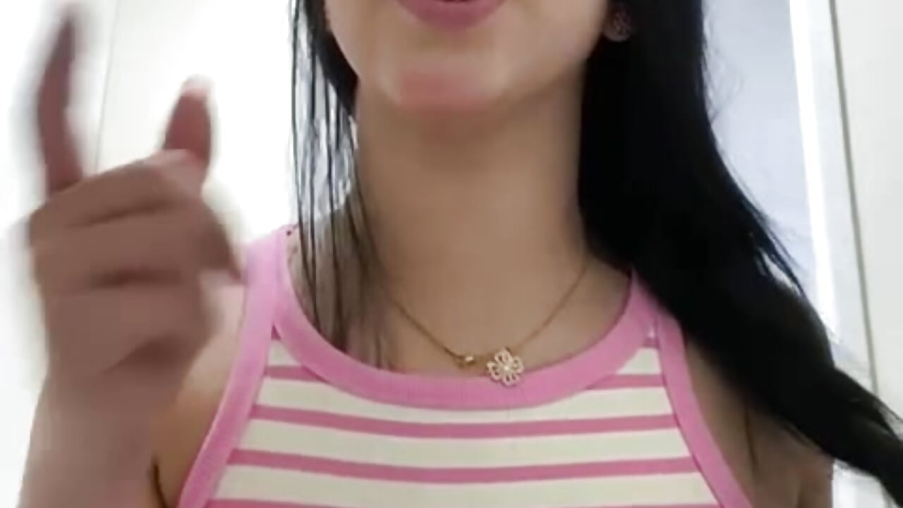 Tease with fingers - video by Gaby_cruz_ cam model