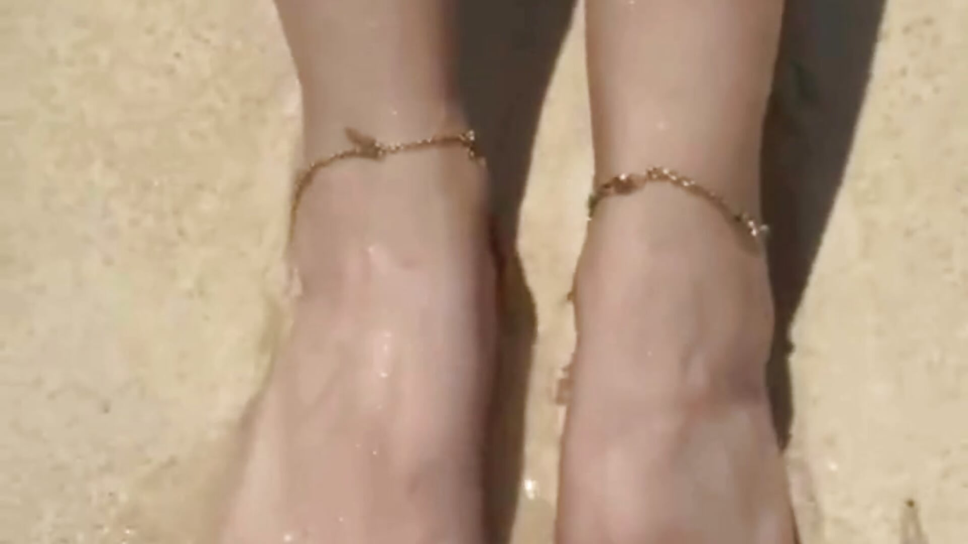 Relax at my feet sea+sand – video af Gaby_cruz_ cam-model