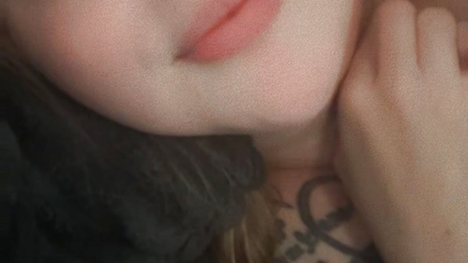 Everyone likes a good tease! 🌶️ - video by AllieRose94 cam model