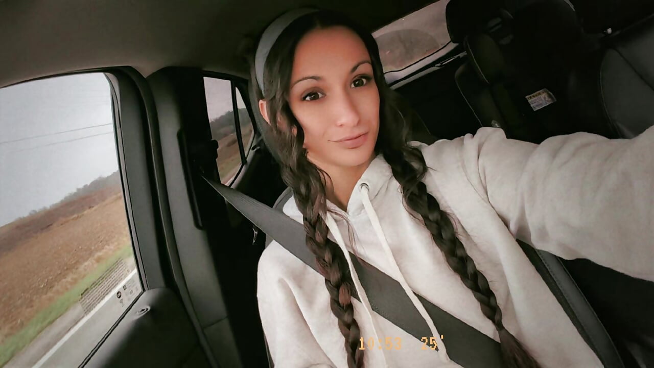 Braided Pigtails 😻 - video di LexiLuxi modella di cam