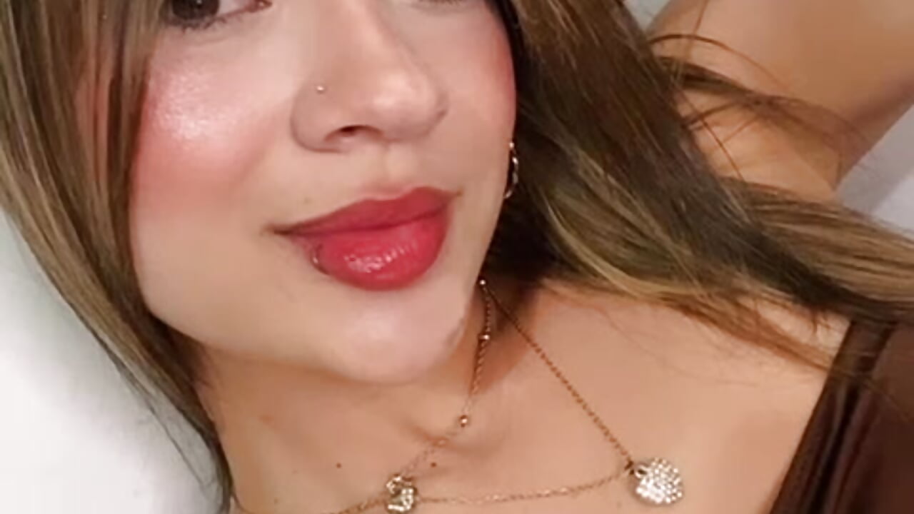 That felt so good… just like you make me feel 💋 - video by RenataMason cam model