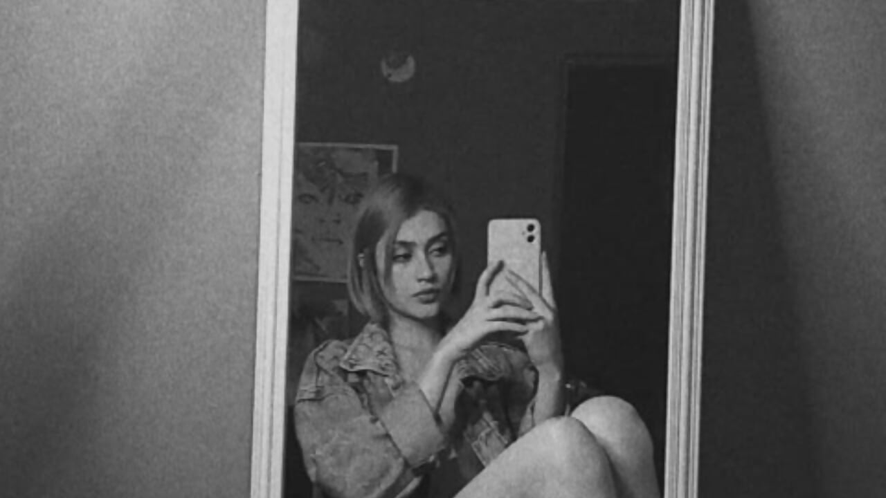 Hi guys! 💜 - video by Mackenzie_Lia cam model