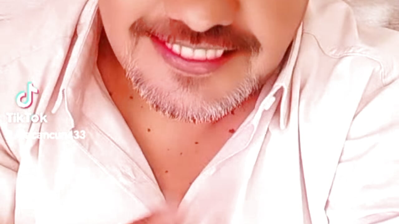 Saludos 🖐️ - vidéo du modèle de showcams AlexCancun