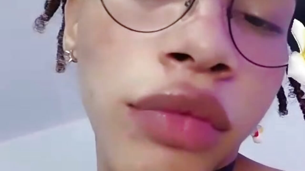 WhatsApp Video 2025-11-22 at 9,21,39 PM - video oleh model kamera Catty_Noir