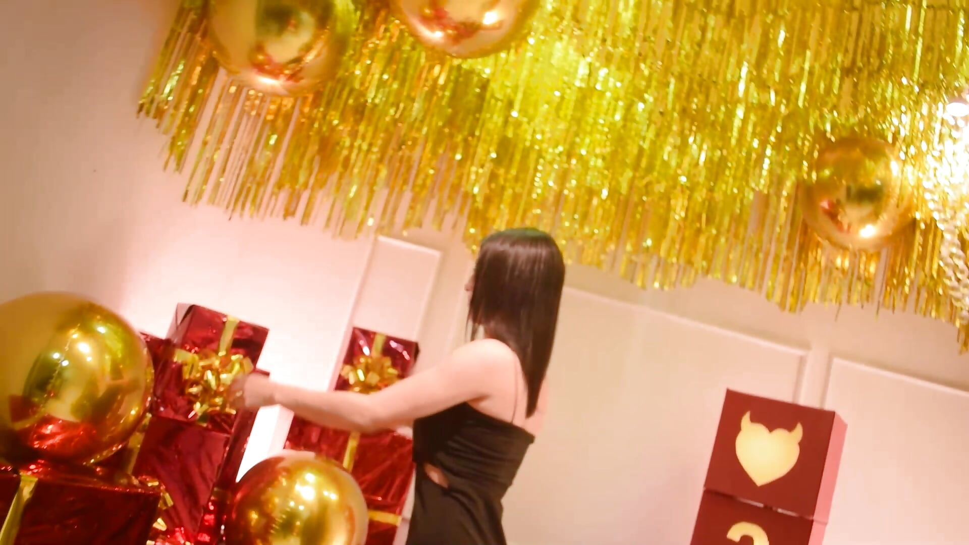 happy XXXmas - video by KiaraByte cam model