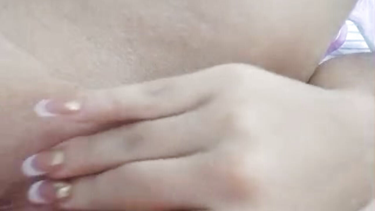 Delicious finger masturbation while no one sees me - video av Marilyn_Monrou cam-modell