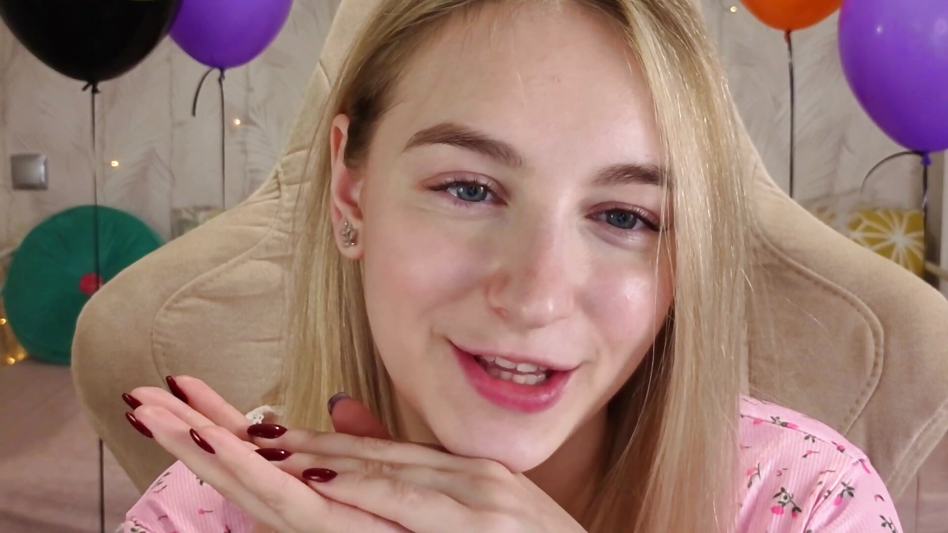 Asmr FREE🥰🎀 - video Shy_Polly kameramallilta