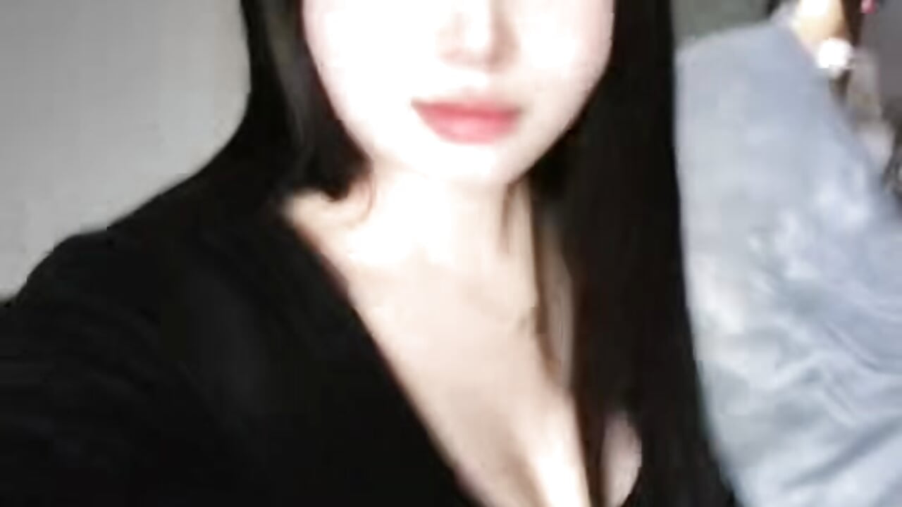 IMG_1085 - video by xinyue-asia cam model