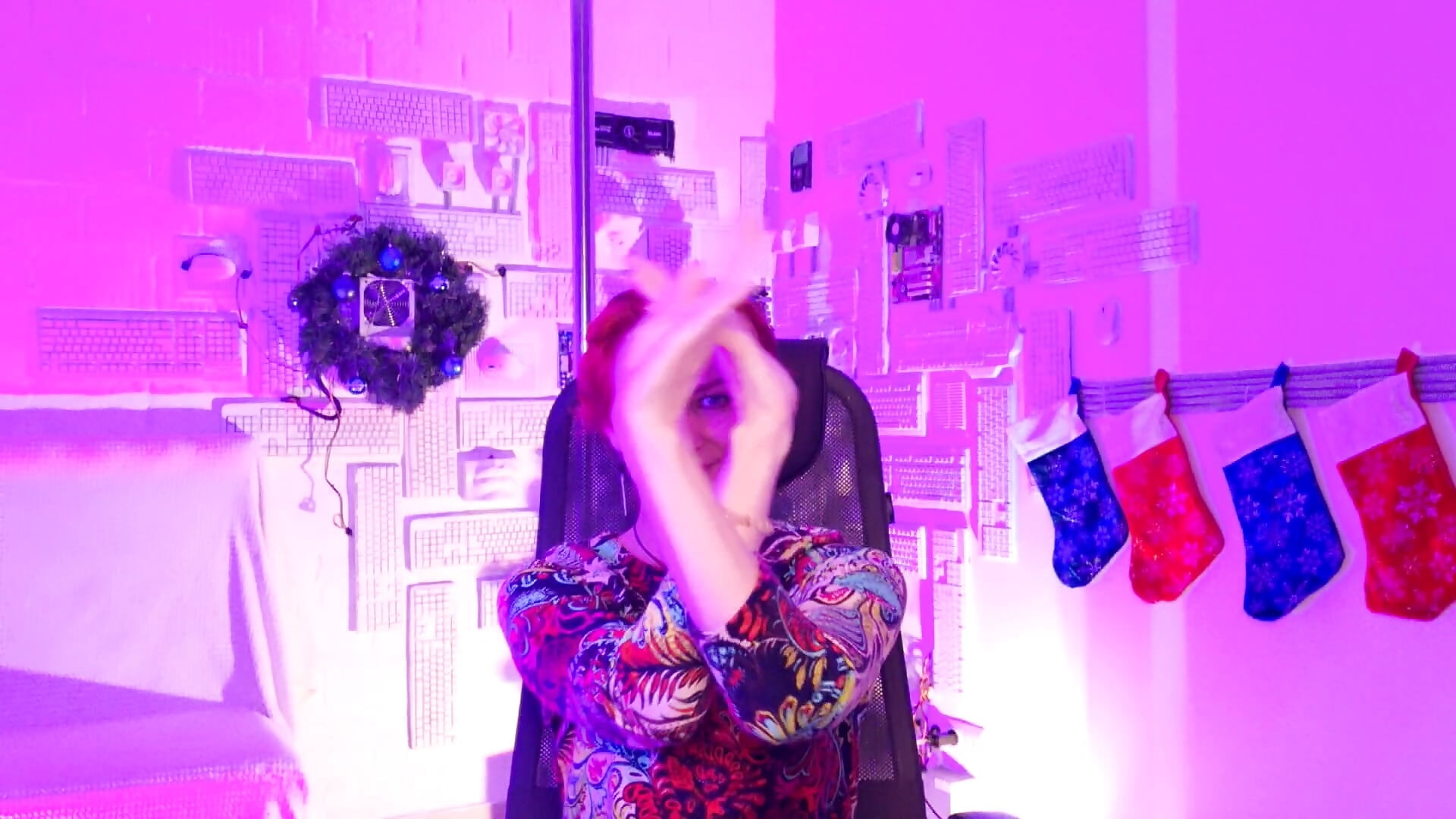 20251209143022 - video by DianaTorrens cam model