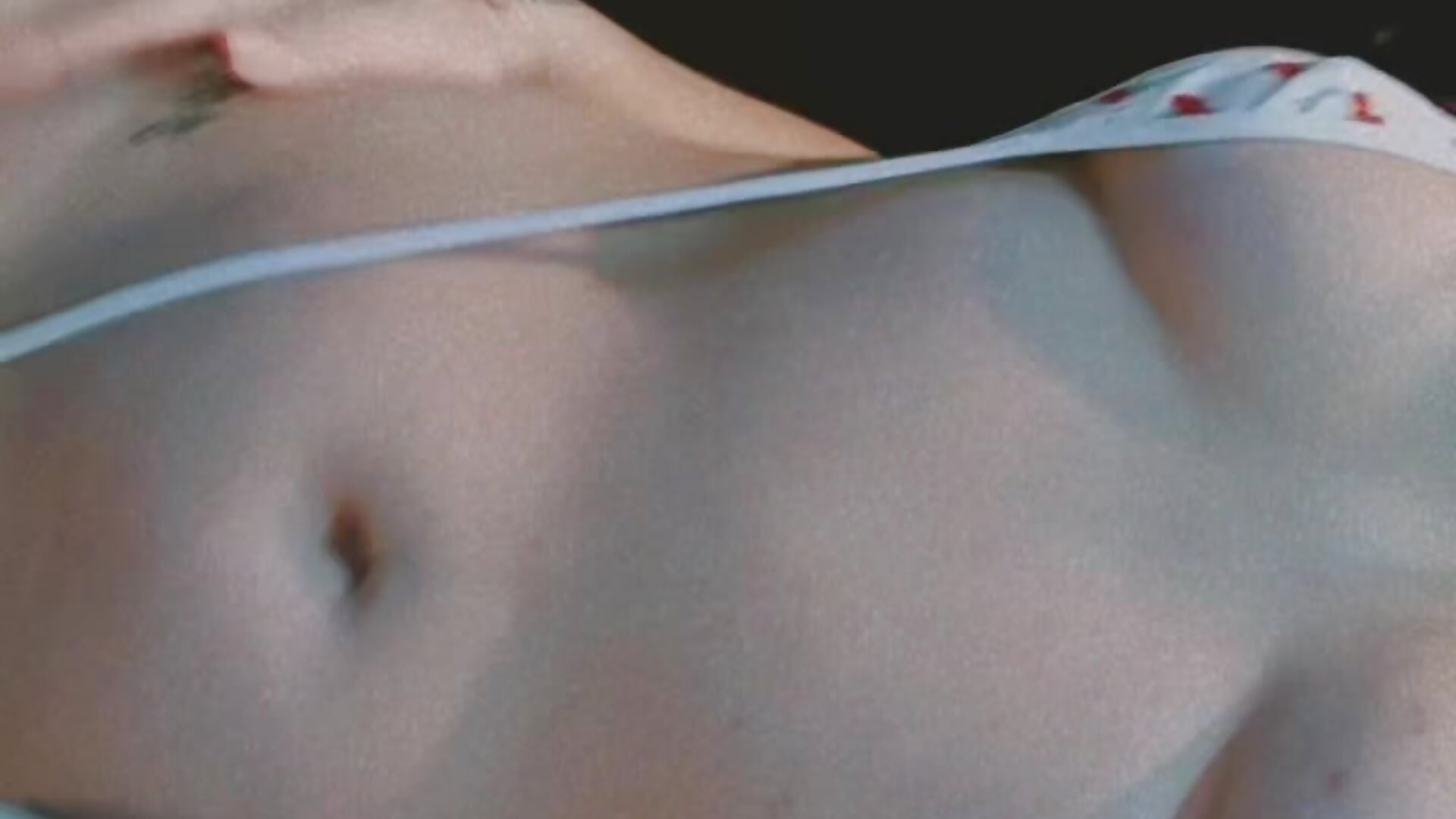 Do you like strawberries? 🫦🍓🤤 - Video von Megan_hotwife_ Cam-Model