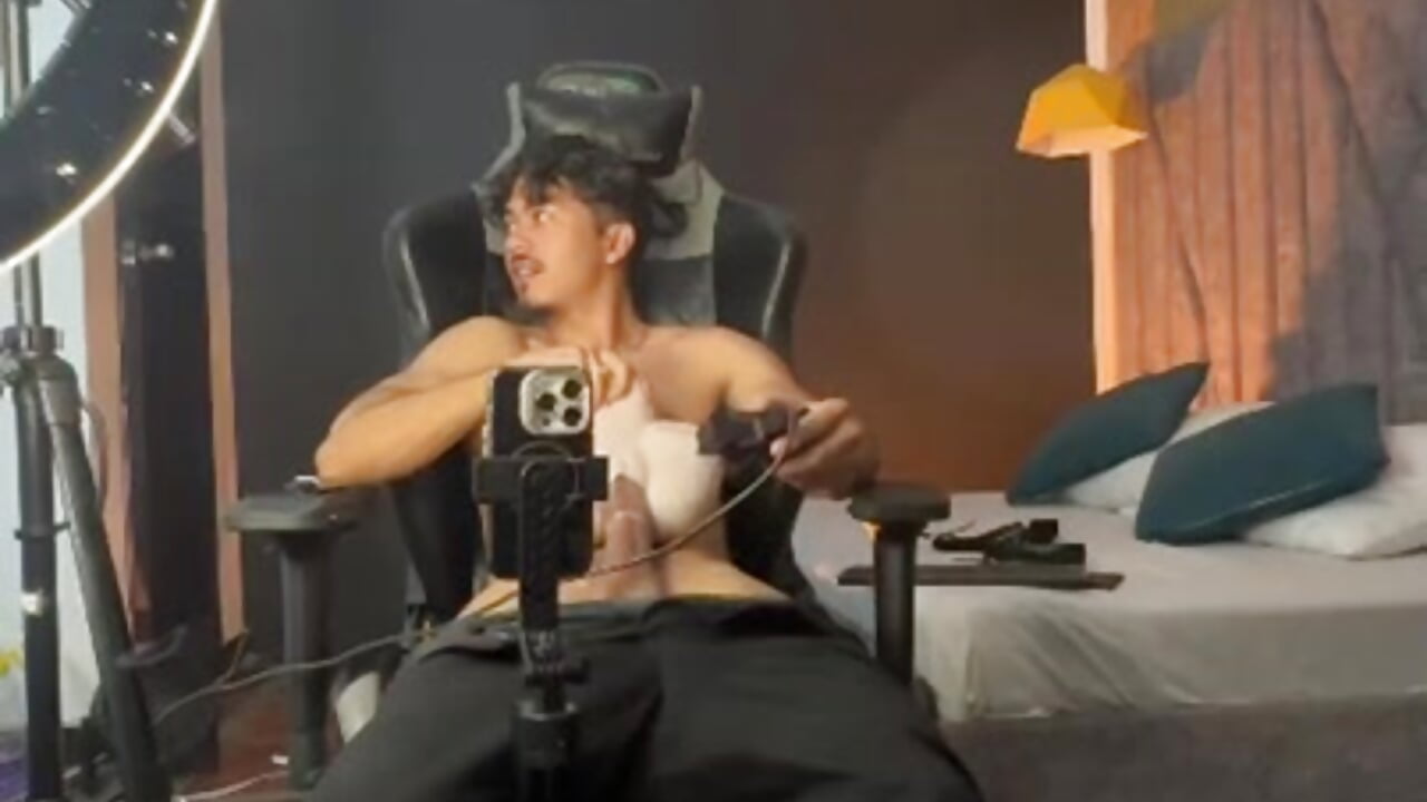 playing with my cock and vagina🍆💦💦💦 – video af NicolaiKarav cam-model