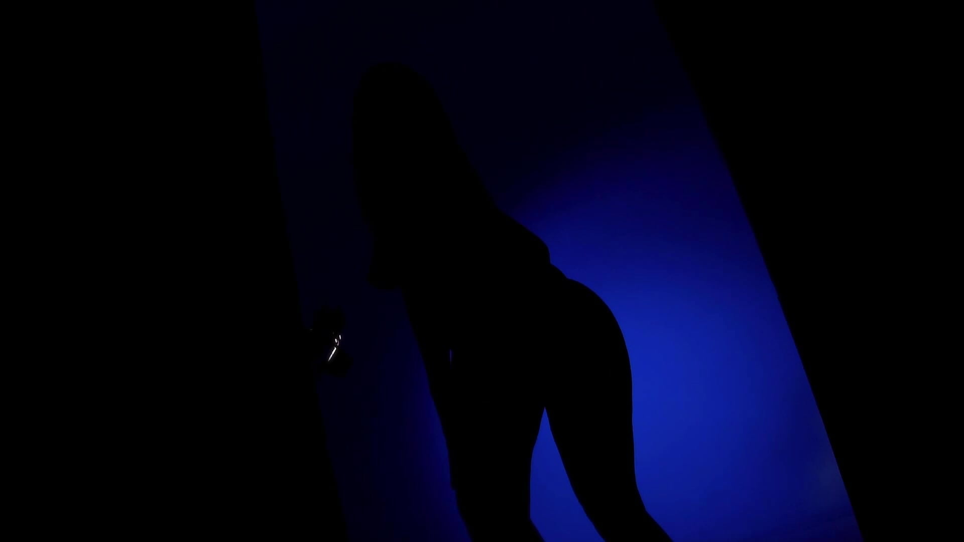 Gold - video của người mẫu cam Russian-She-bear