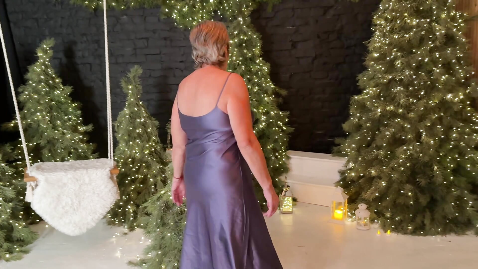 let's spin around in a dance - video by OlgaLuck cam model