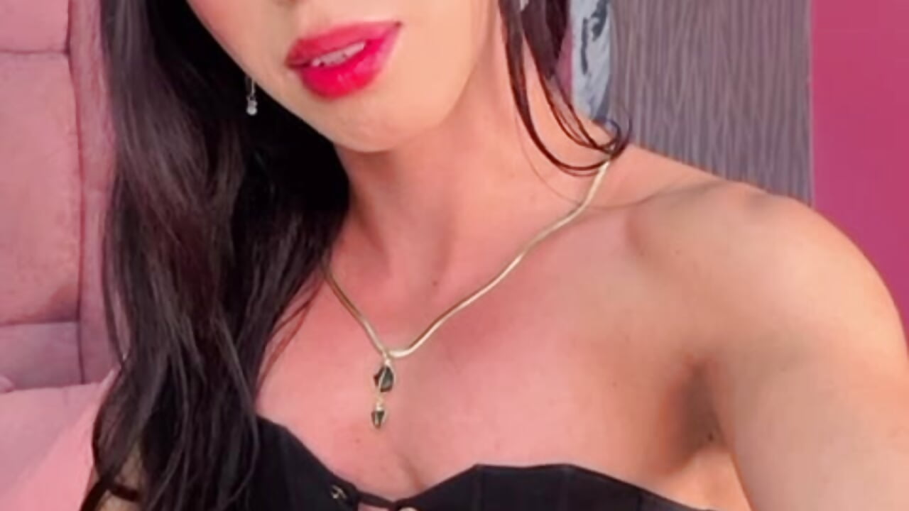 Hello daddys - video by Fernanda_Thail cam model