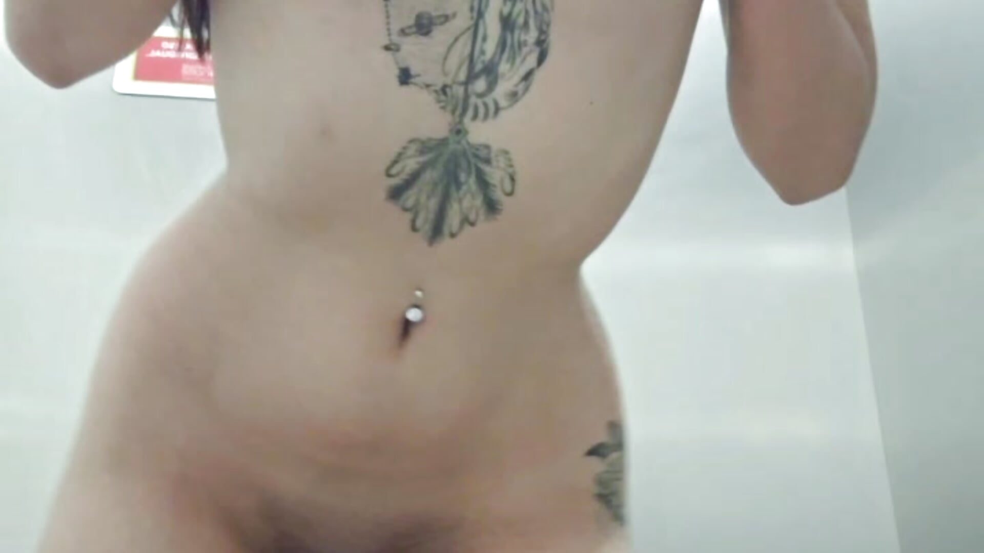 Fingering naked in bathroom - βίντεο μοντέλου Eveeelyn25