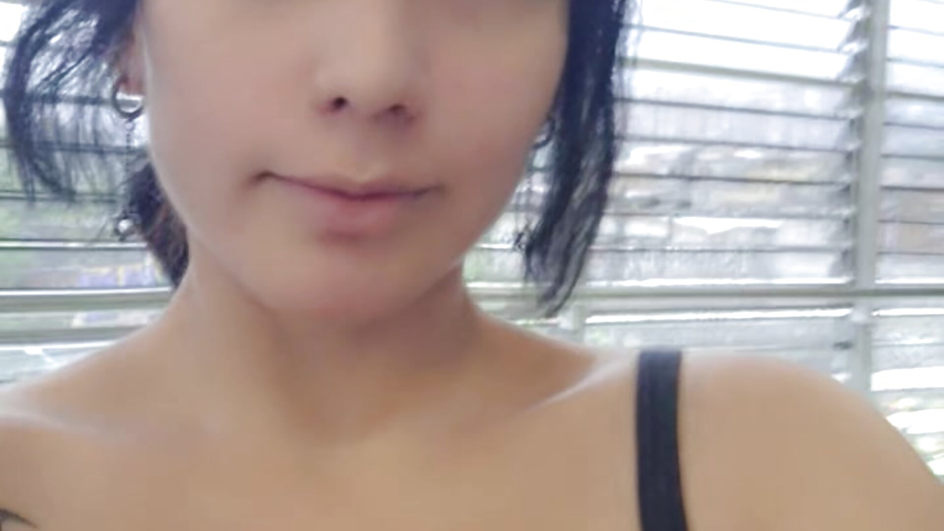 Show pussy in mall (public) - video by Eveeelyn25 cam model