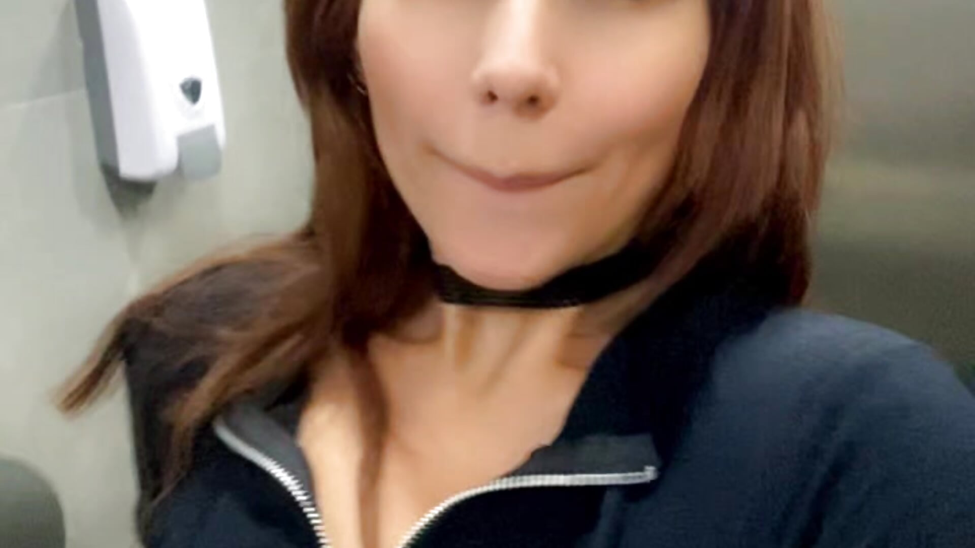 Naughty in bathroom - NaughtyMooon adlı kamera modelinin videosu