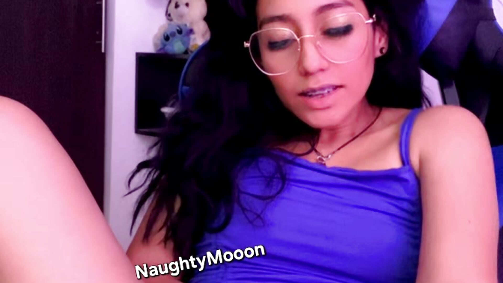 Fuck my pussy (dildo) - Vídeo de NaughtyMooon, modelo de vídeos