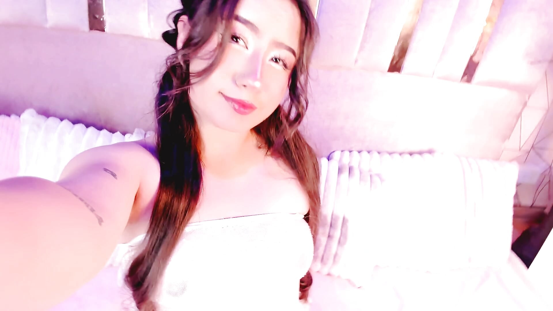 Sensually perverse 🥵💦 - video by Naomistart cam model