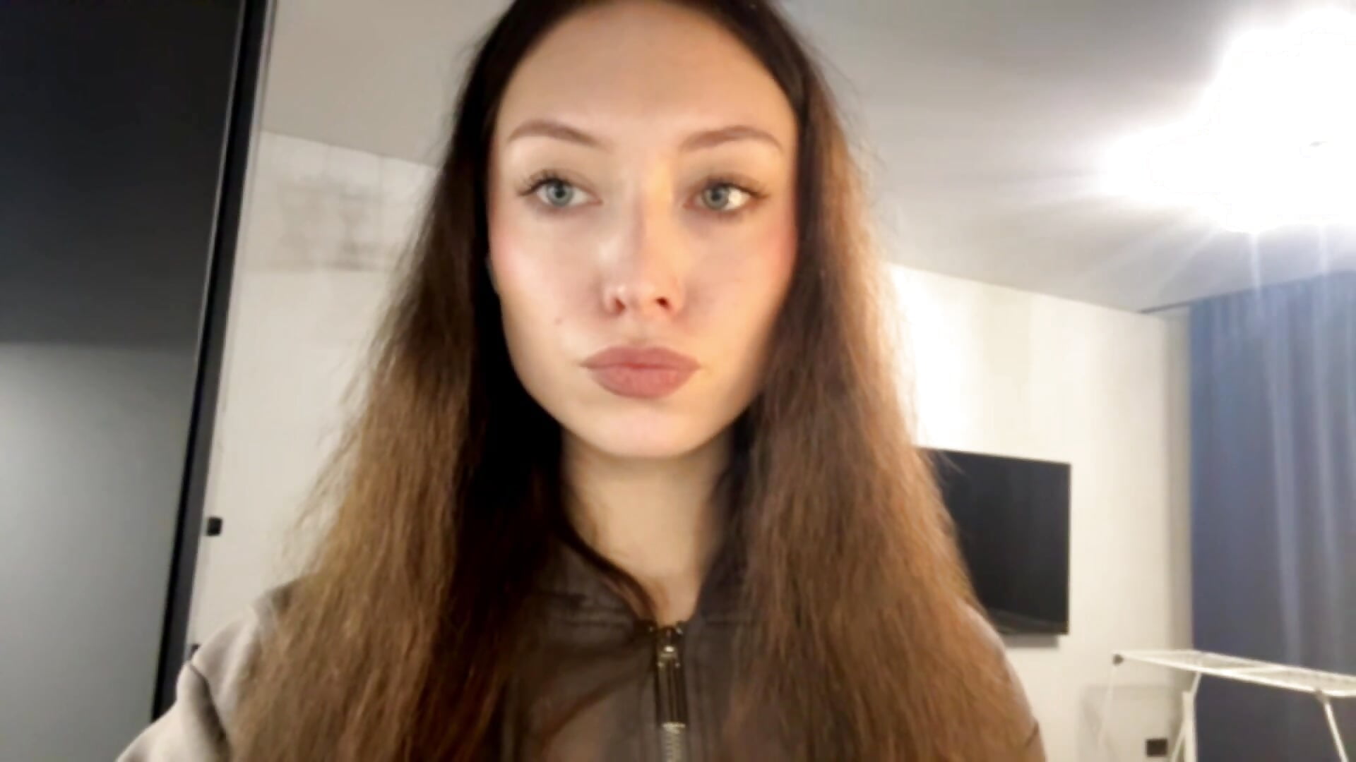 Its me - video by HsiuMooreland cam model